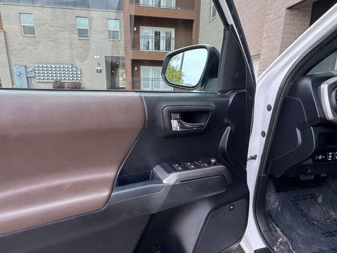 Used 2017 Toyota Tacoma Limited w/ Tow Package AWD/4WD image 19