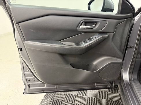 Used 2024 Nissan Rogue SV FWD image 11