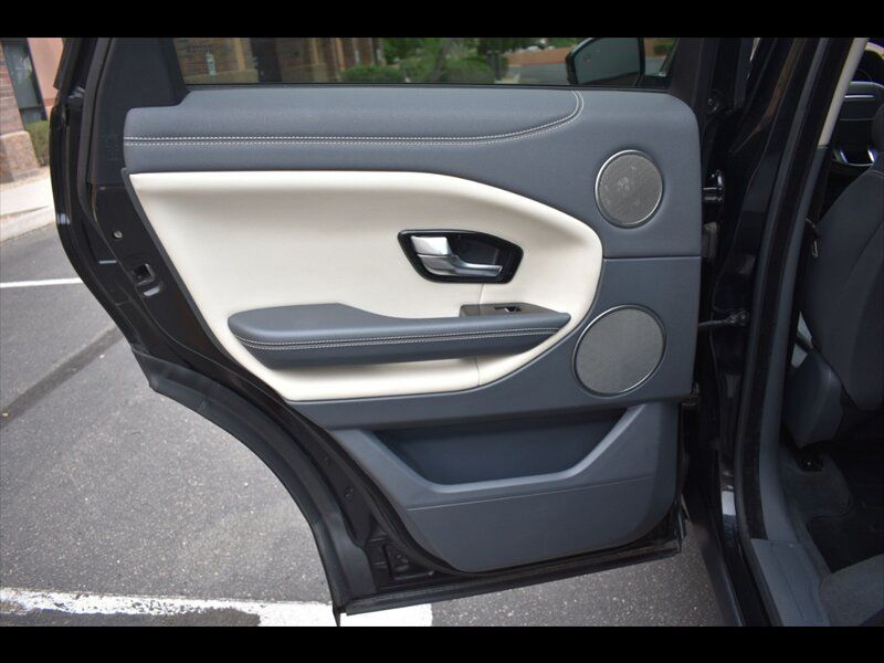 Used 2019 Land Rover Range Rover Evoque SE Premium AWD/4WD image 21