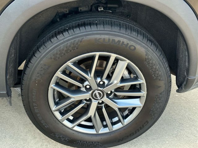 Used 2023 Nissan Rogue S FWD image 5
