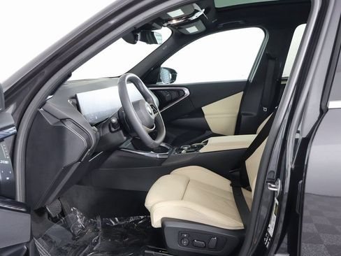 Used 2025 BMW X3 xDrive30i w/ Premium Package AWD/4WD image 7