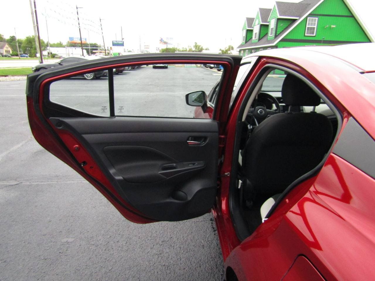 Used 2021 Nissan Versa SV FWD image 18