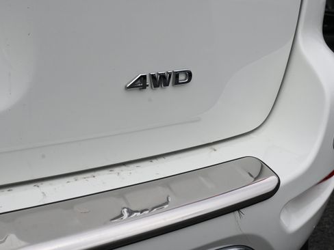 Used 2020 Nissan Pathfinder S image 9