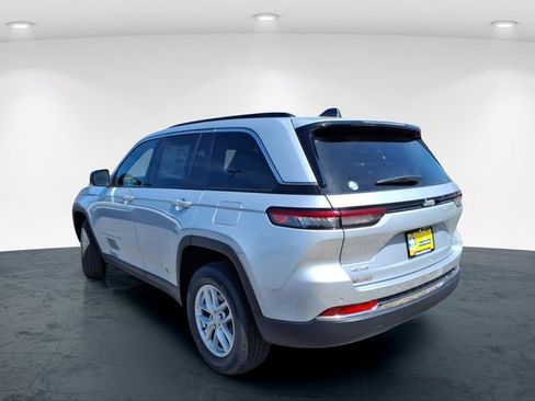New 2026 Jeep Grand Cherokee Laredo AWD/4WD image 7