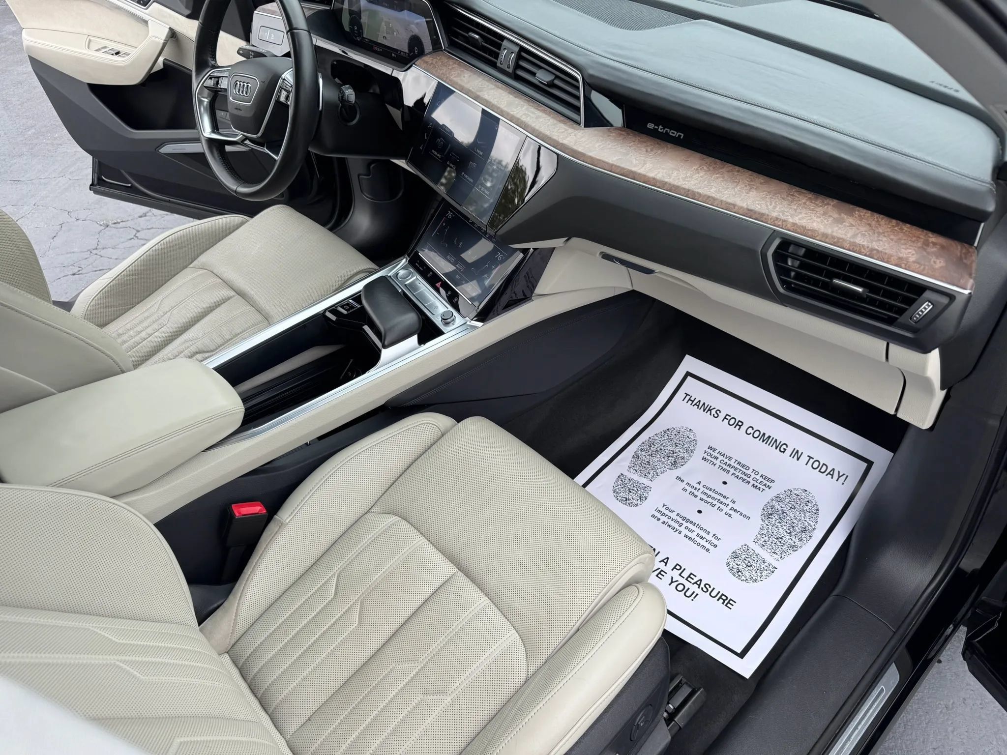 Used 2019 Audi e-tron Prestige w/ Prestige Package AWD/4WD image 38