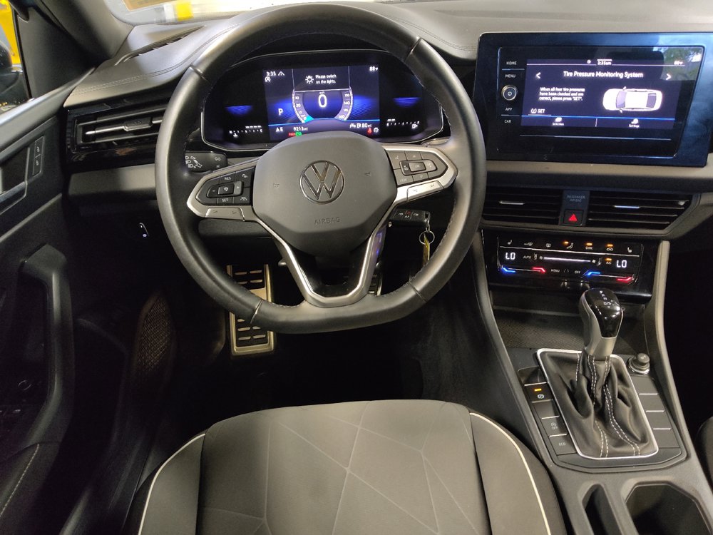 Used 2025 Volkswagen Jetta Sport FWD image 22