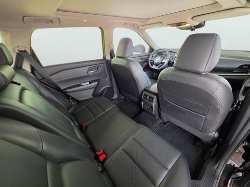 Used 2024 Nissan Rogue SV w/ SV Premium Package FWD image 18