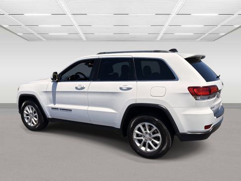 Used 2021 Jeep Grand Cherokee Laredo X AWD/4WD image 3