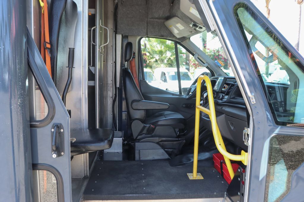 Used 2021 Ford Transit 350 DRW RWD image 33