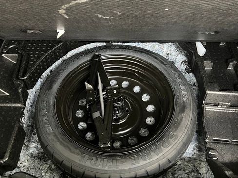 Used 2024 Ford Escape Platinum image 10