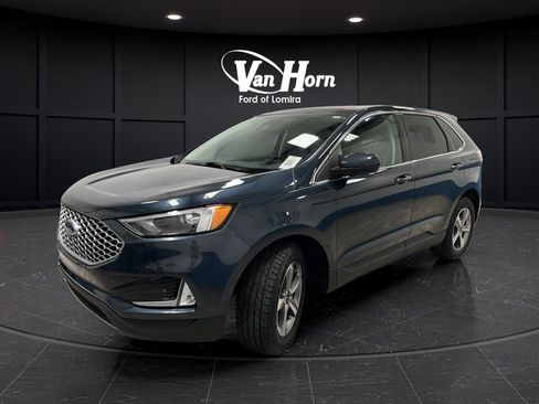 Used 2024 Ford Edge SEL w/ Convenience Package AWD/4WD image 3