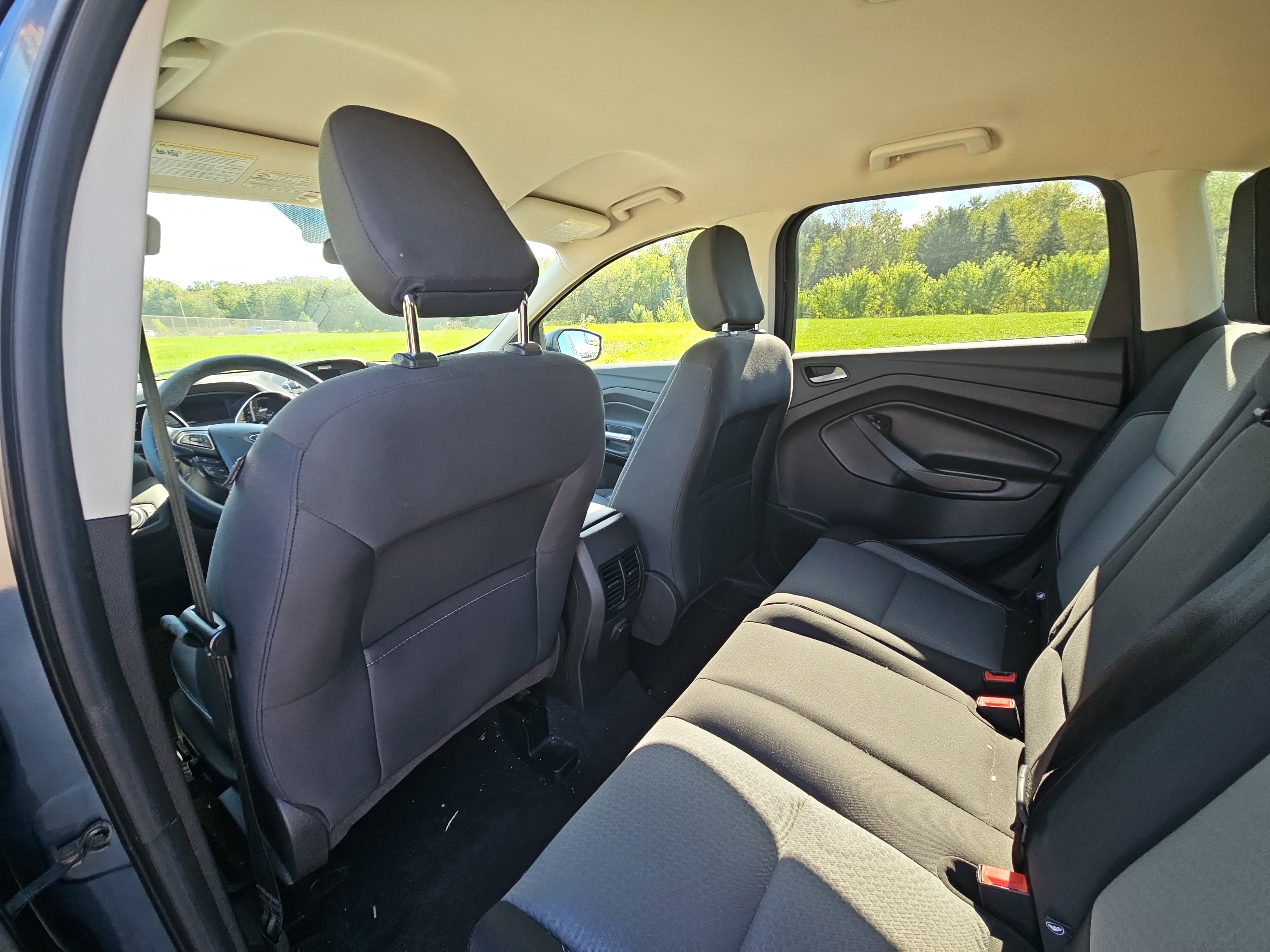 Used 2018 Ford Escape SE FWD image 17