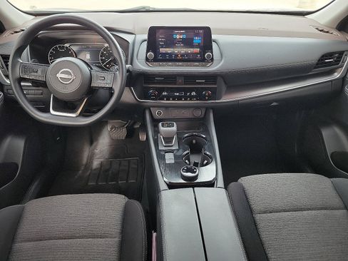 Used 2023 Nissan Rogue SV image 9