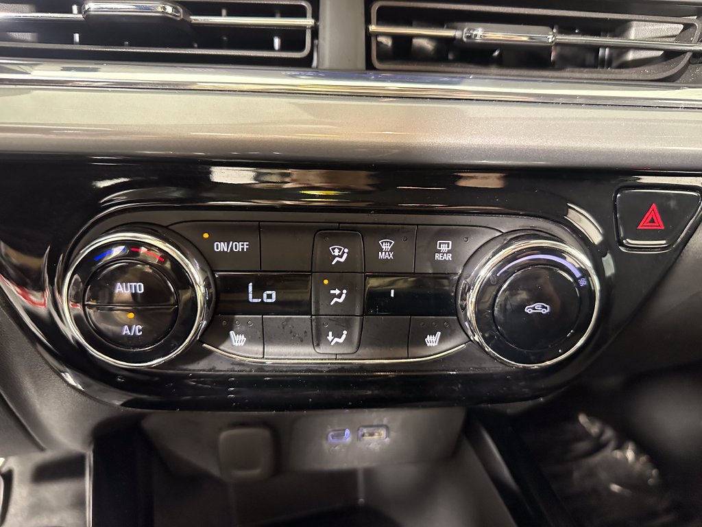 Used 2025 Chevrolet Trax LT w/ LT Convenience Package FWD image 30