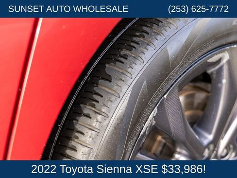 Used 2022 Toyota Sienna XSE FWD image 28