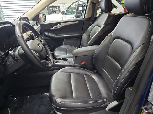 Used 2020 Ford Escape SEL image 12