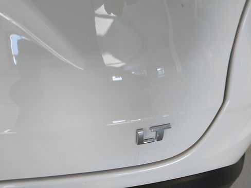 Used 2025 Chevrolet Trax LT w/ Driver Confidence Package FWD image 33