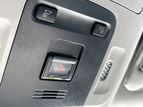 Used 2022 Toyota Camry SE FWD image 25