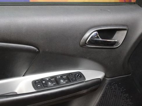 Used 2020 Dodge Journey SE w/ SE Popular Equipment Group FWD image 11