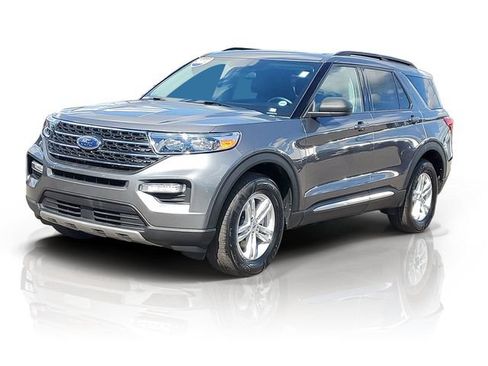 Certified 2023 Ford Explorer XLT w/ Equipment Group 202A AWD/4WD image 2