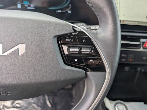Certified 2023 Kia Niro EX w/ EX Cold Weather Package FWD image 25
