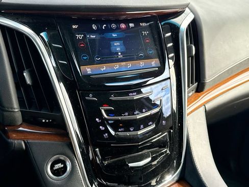 Used 2016 Cadillac Escalade Luxury AWD/4WD image 33