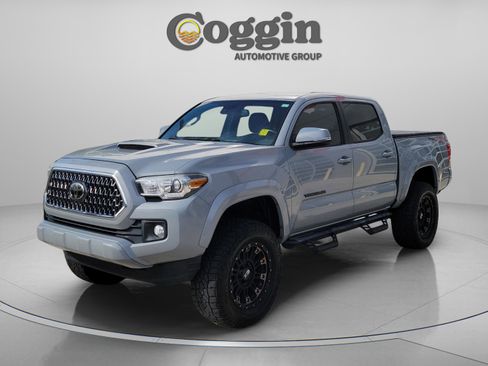 Used 2019 Toyota Tacoma TRD Sport AWD/4WD image 1