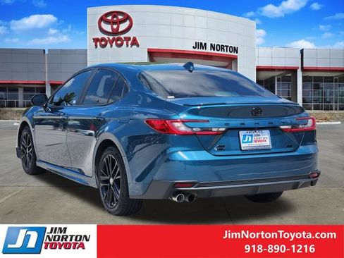 Used 2025 Toyota Camry SE w/ Convenience Package AWD/4WD image 8