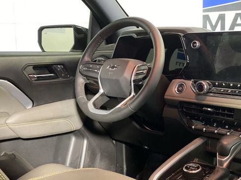 Used 2025 Chevrolet Colorado ZR2 w/ Technology Package AWD/4WD image 10