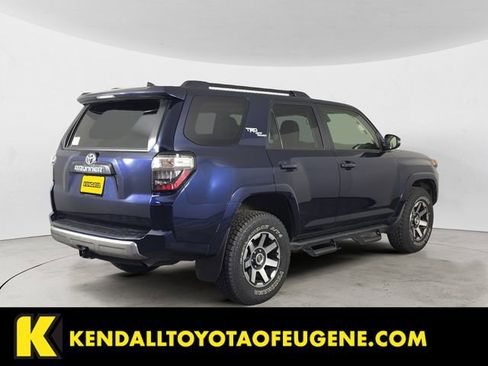 Used 2023 Toyota 4Runner TRD Off-Road Premium w/ Moonroof Package AWD/4WD image 5