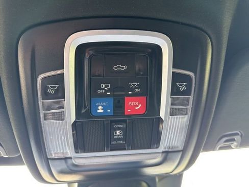 Used 2023 RAM 1500 Laramie AWD/4WD image 20