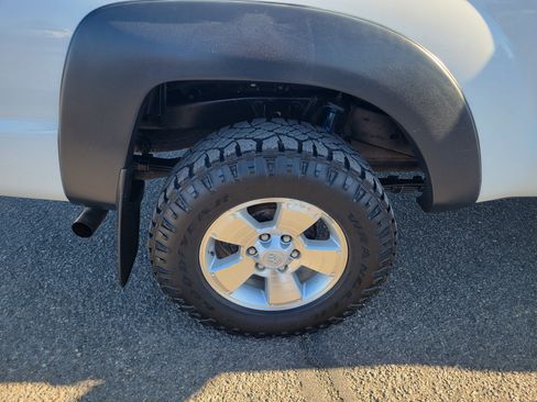 Used 2010 Toyota Tacoma 4x4 Access Cab V6 image 10