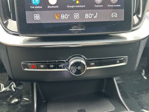 Used 2025 Volvo XC90 B6 Plus image 26