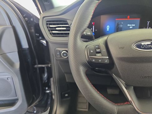 Certified 2025 Ford Escape ST-Line Select AWD/4WD image 15