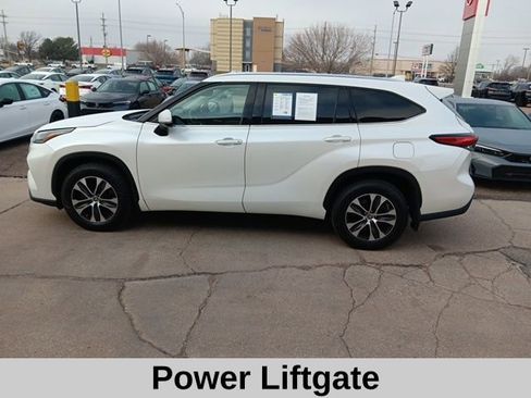 Used 2021 Toyota Highlander XLE image 8