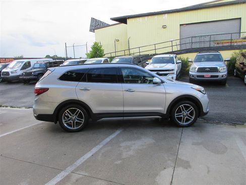 Used 2019 Hyundai Santa Fe XL image 10
