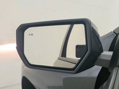 Used 2024 Chevrolet Colorado LT w/ LT Convenience Package image 28