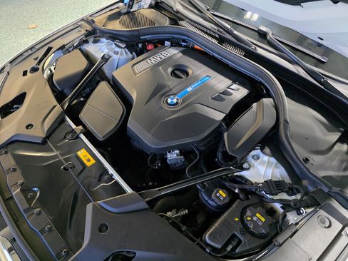 Used 2018 BMW 530e xDrive image 46