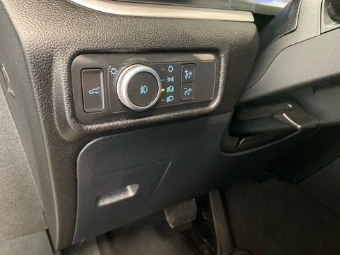 Certified 2022 Ford Explorer XLT w/ Equipment Group 202A image 19