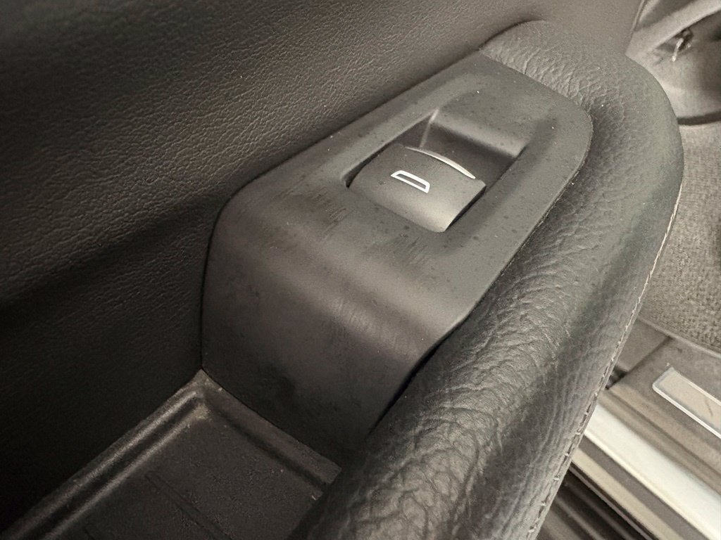 Used 2025 GMC Yukon XL Denali AWD/4WD image 42