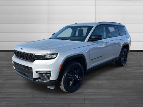 New 2025 Jeep Grand Cherokee L Limited w/ Black Appearance Package AWD/4WD image 8