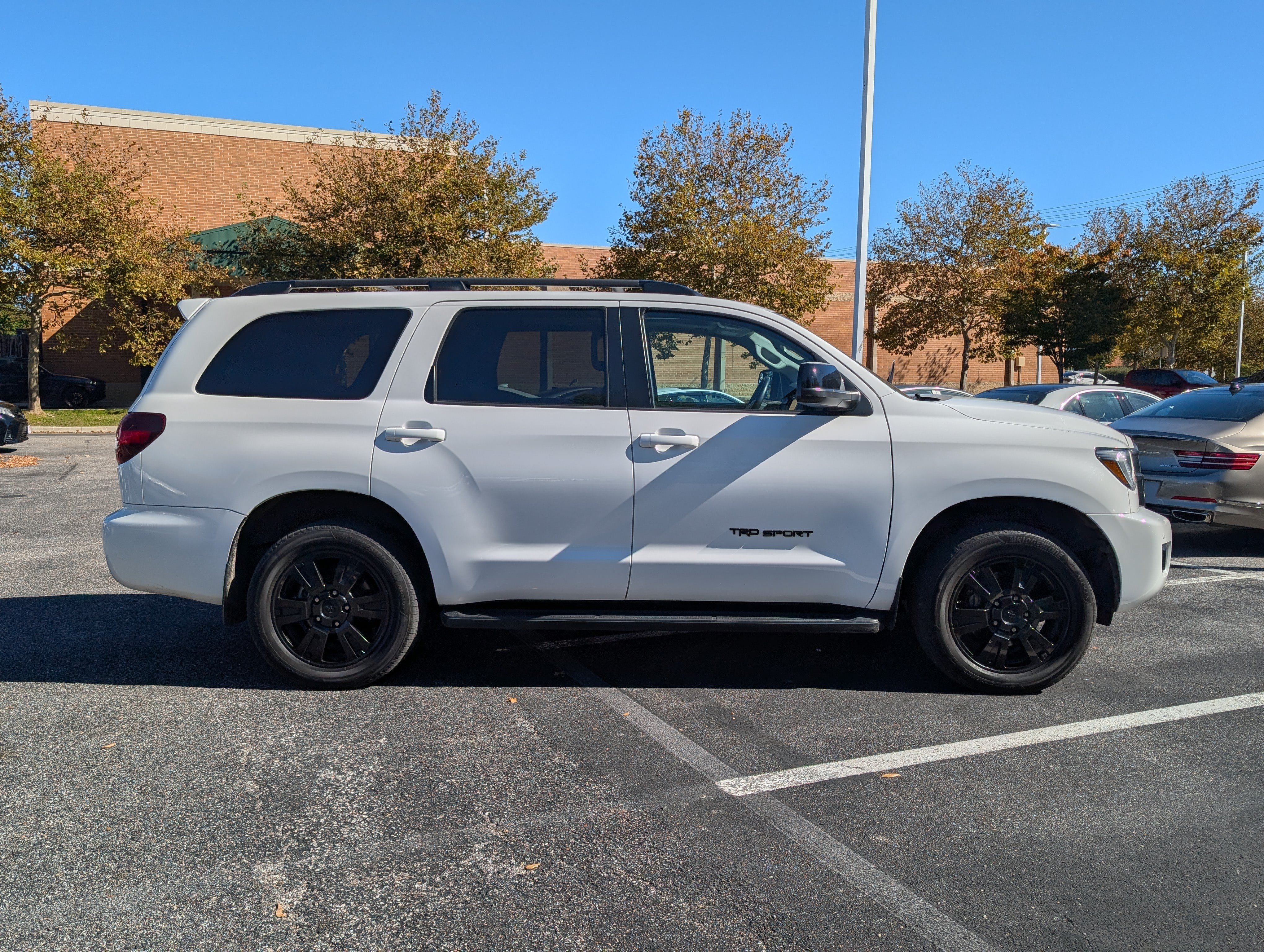 Used 2018 Toyota Sequoia TRD Sport AWD/4WD image 2