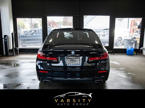Used 2021 BMW 530i xDrive w/ Premium Package image 5