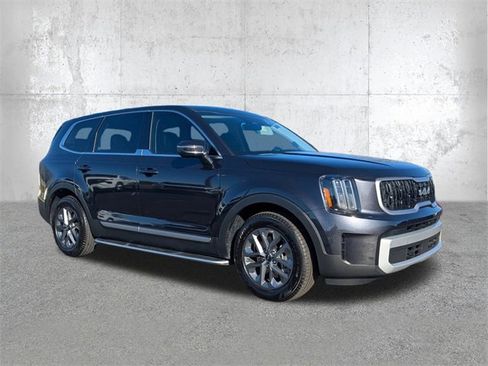 Used 2025 Kia Telluride LX image 2