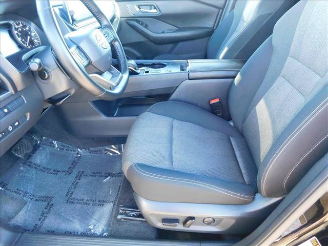 Used 2025 Nissan Rogue SV FWD image 22