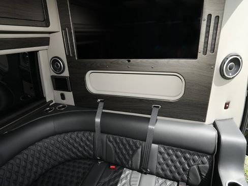 Used 2024 Mercedes-Benz Sprinter 3500 image 30