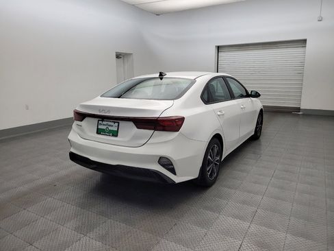 Used 2024 Kia Forte LXS w/ LXS Technology Package FWD image 9
