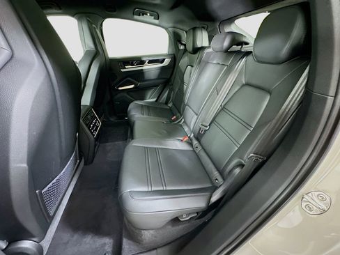 Used 2025 Porsche Cayenne S image 24