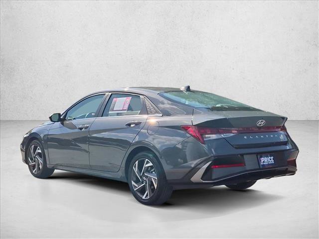 Used 2025 Hyundai Elantra SEL FWD image 8