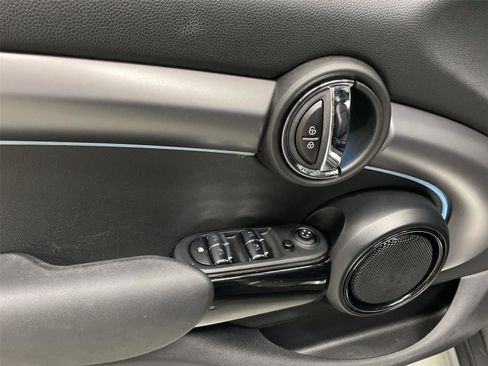 Certified 2022 MINI Cooper 4-Door Hardtop image 19